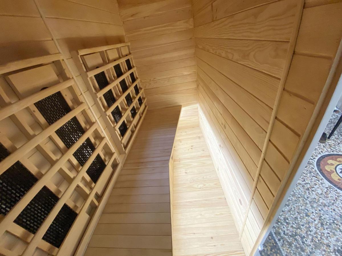 Le Clovis Suites Spa Sauna Реймс Екстериор снимка